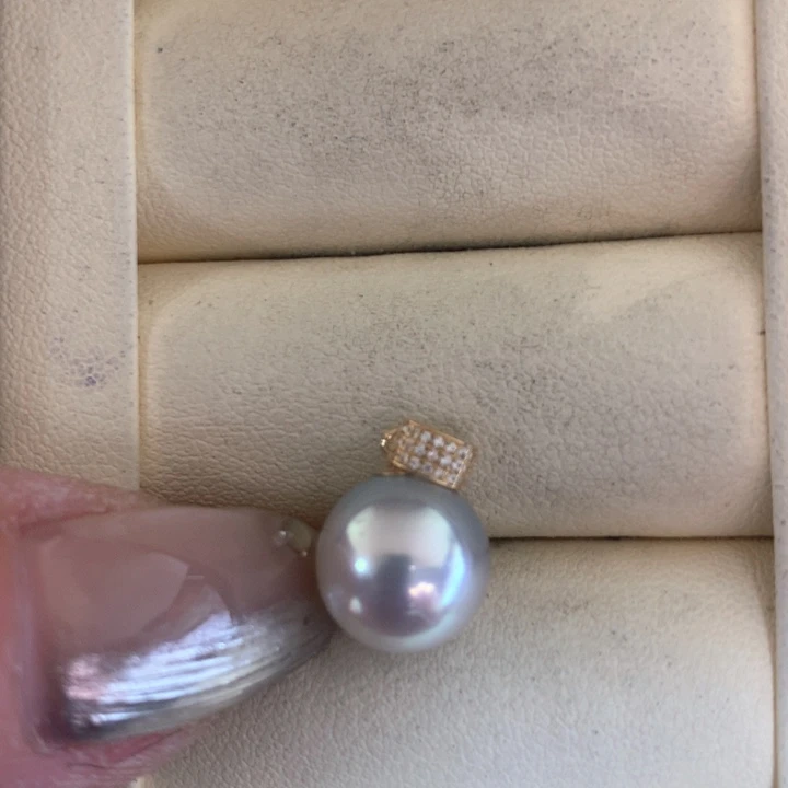 颈饰18K金镶嵌海水珍珠