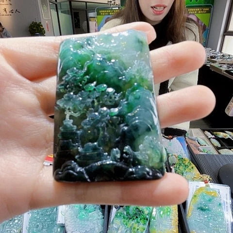 翡翠未镶嵌颈饰翡翠