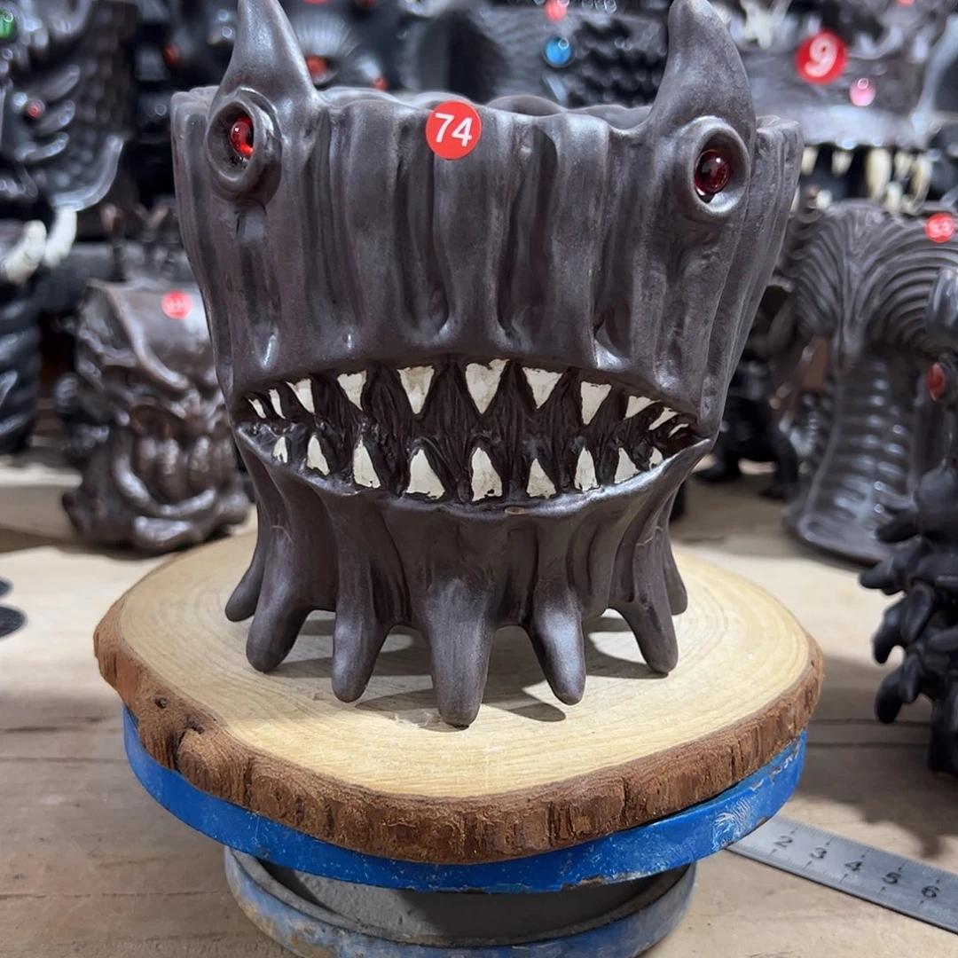 74号，手捏有手工制作痕迹，内口12外高12.5