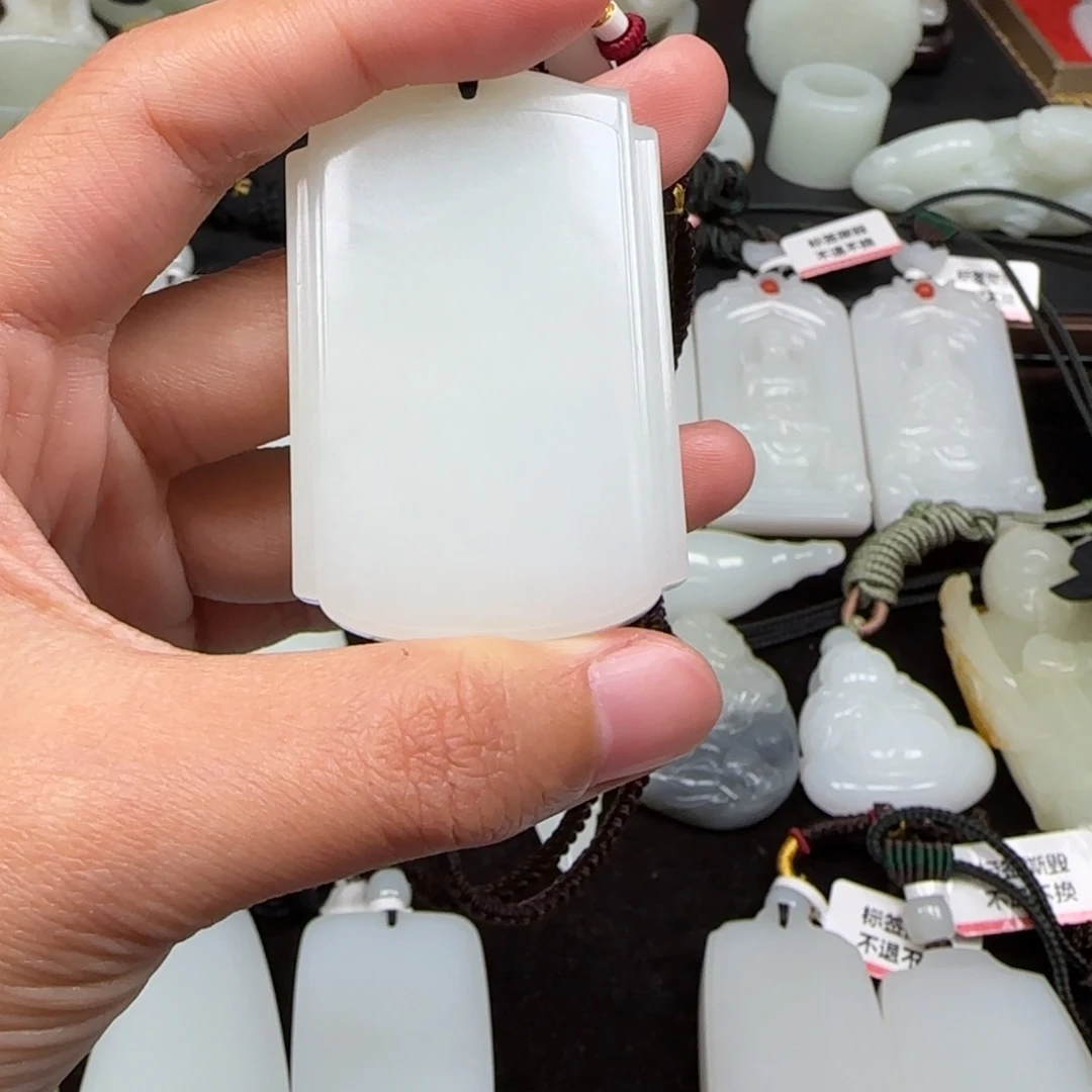 缺***席和田玉未镶嵌挂件