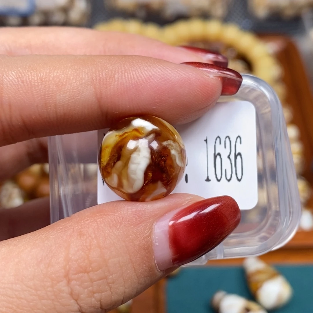 猴头核桃把件沁色圆珠老型1636