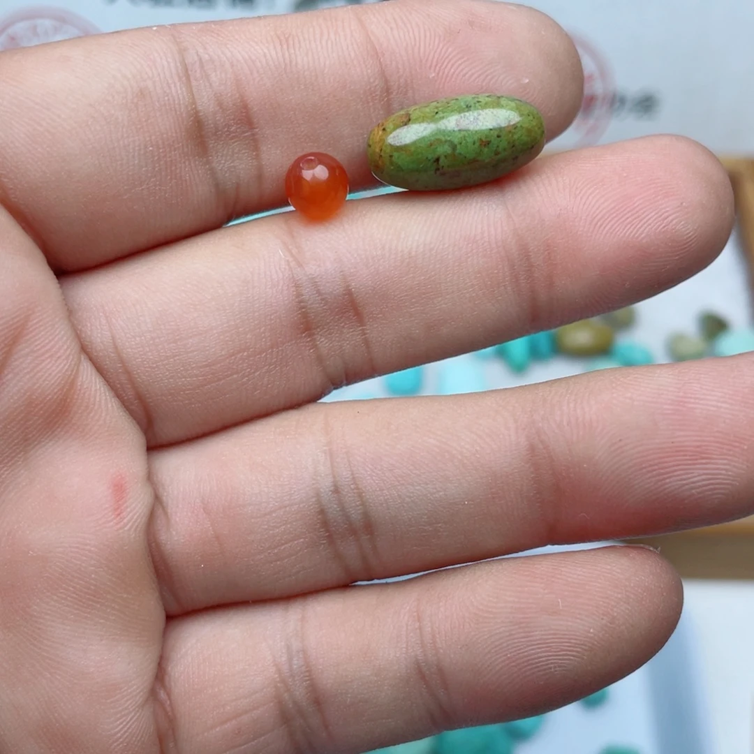 颈饰未镶嵌南红玛瑙585