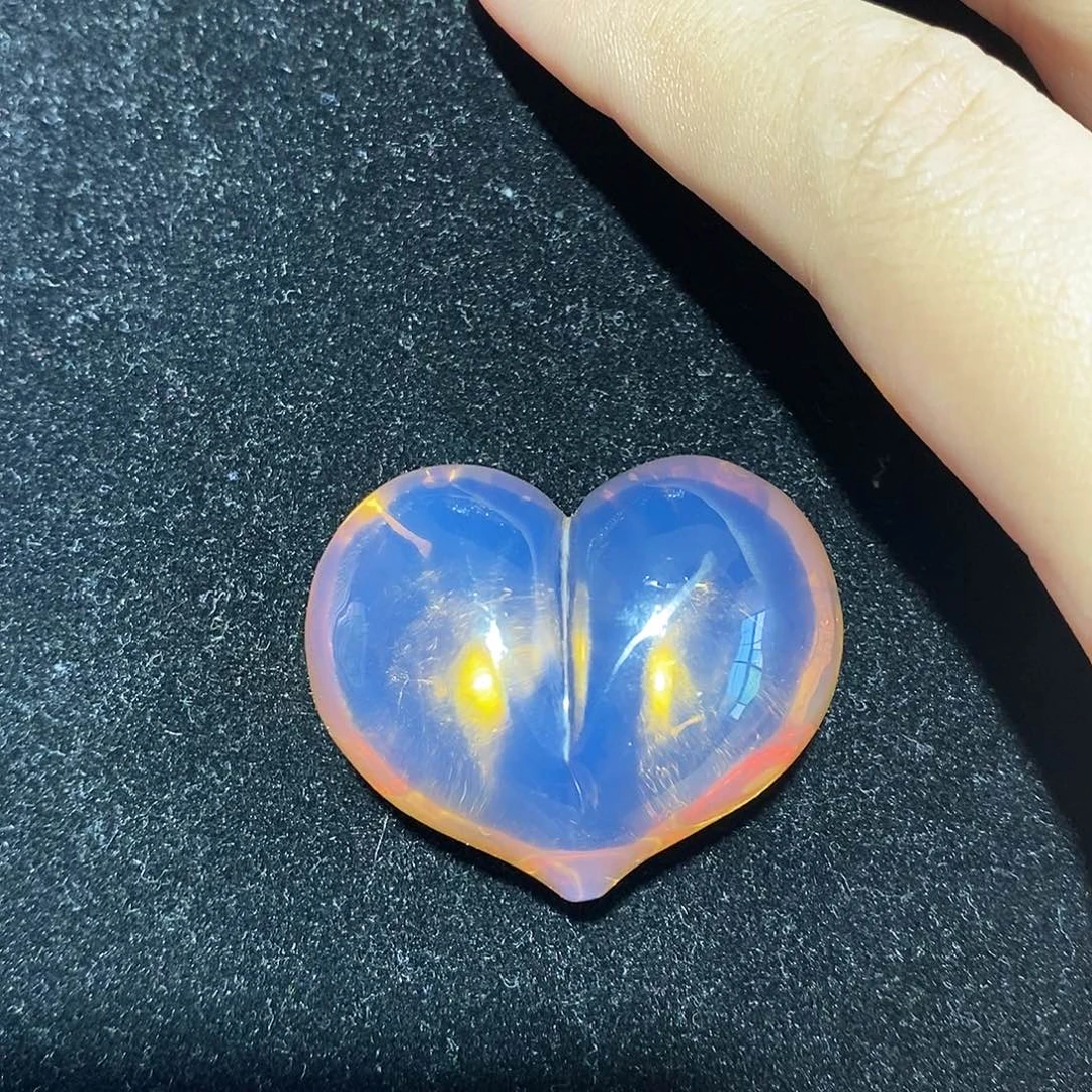 蓝珀未镶嵌珠宝奇石屁桃