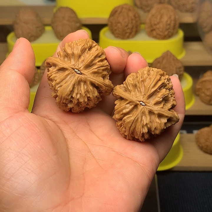 把件文玩核桃老树鸡心