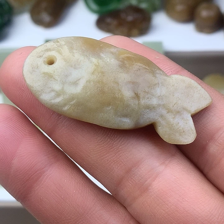 和田玉（糖玉）未镶嵌颈饰