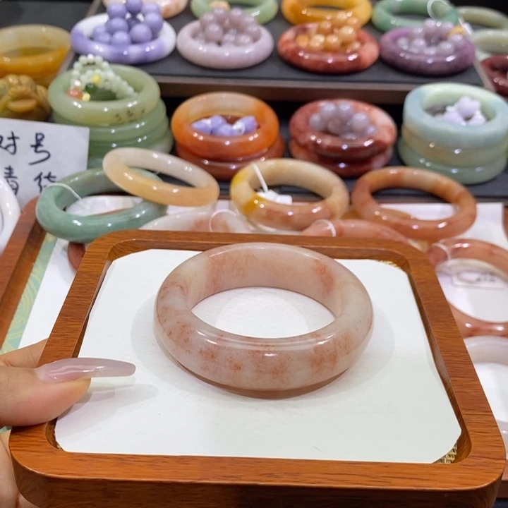 石英质玉未镶嵌手镯55