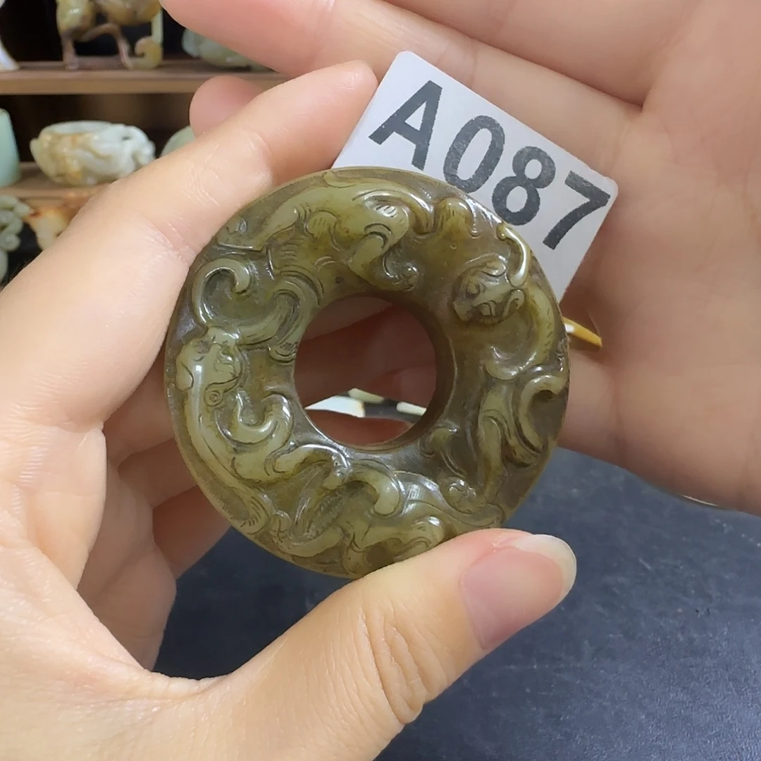 未镶嵌透闪石质玉挂件