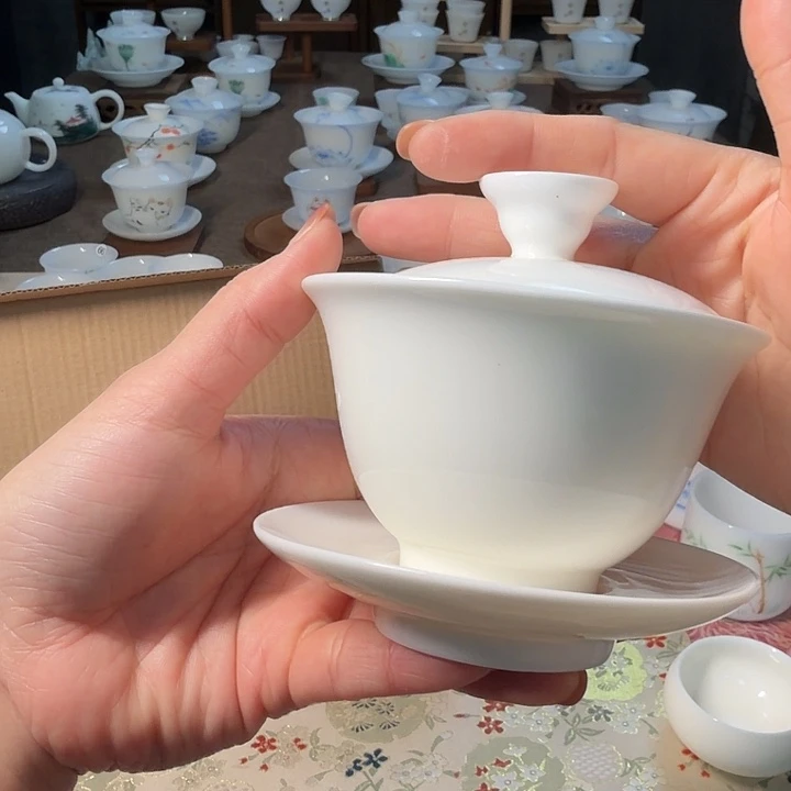 孤品羊脂玉三才盖碗白色