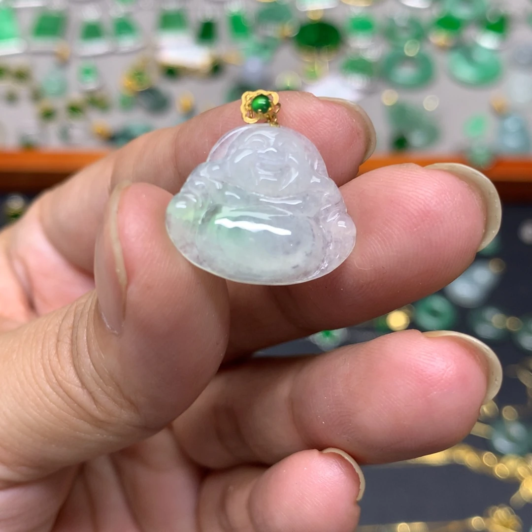 翡翠18K金镶嵌颈饰有纹裂