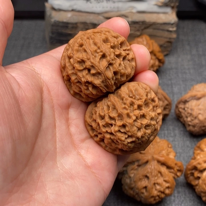 文玩核桃吊坠我问37龙眼