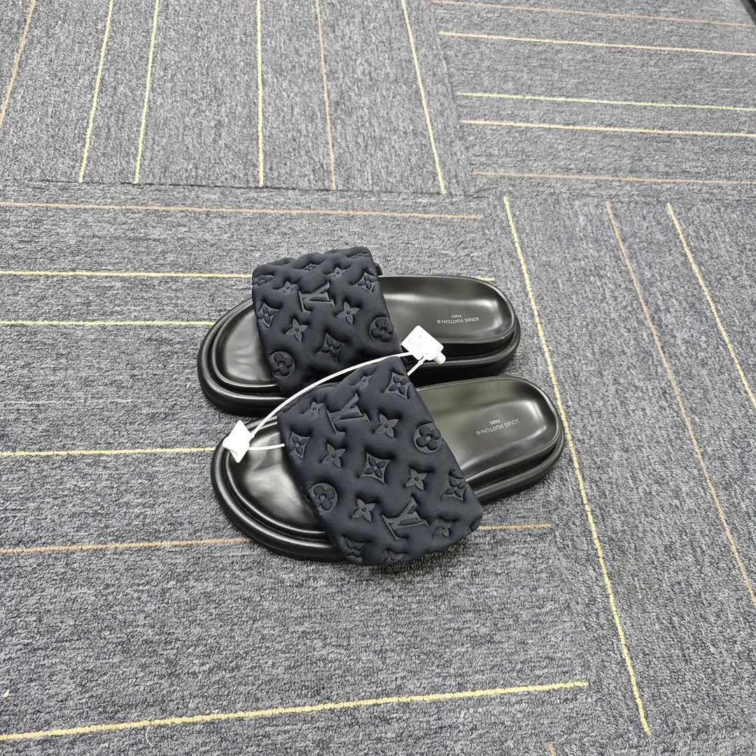 99新 LouisVuitton/路易威登 LV 满印拖鞋 尺码/38码YH19819