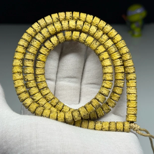 星月菩提星嘎 8X5.2 大留白脖挂108 同枝石玉绿包白润料打底125粒