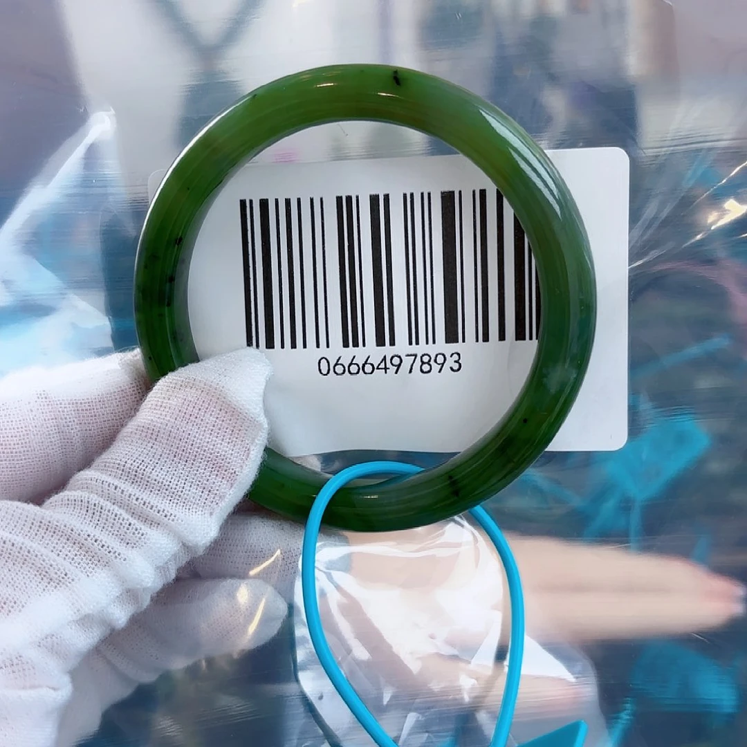 和田玉手镯未镶嵌微瑕59