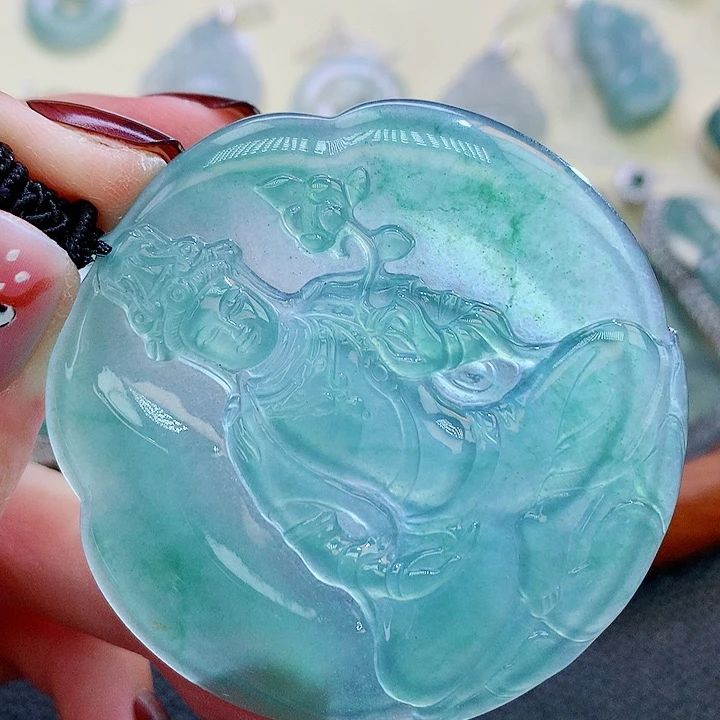 翡翠颈饰未镶嵌翡翠