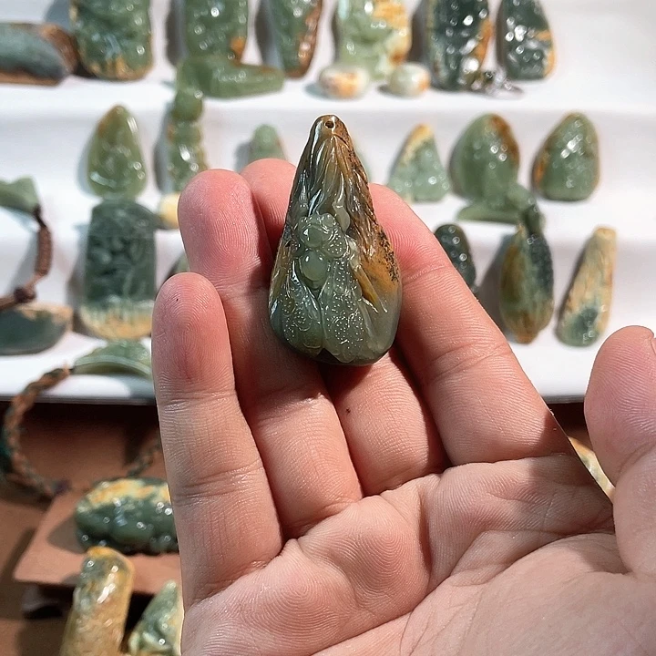 吊坠(不含链)未镶嵌岫岩河磨玉（透闪石质玉）