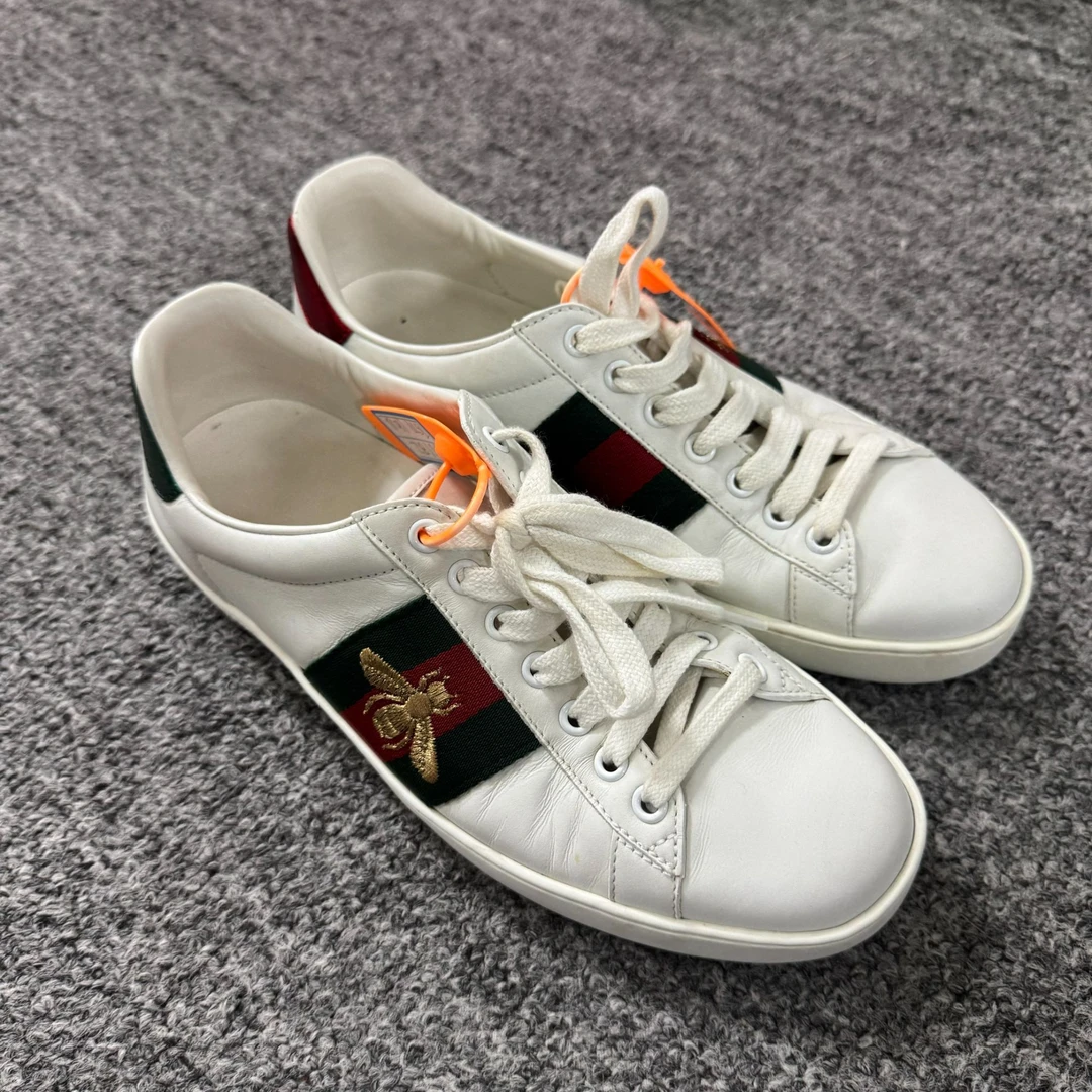 95新 GUCCI/古驰 白色小蜜蜂板鞋 39.5欧码 T577