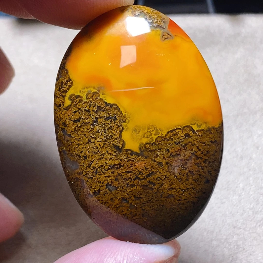 未镶嵌颈饰玛瑙/玉髓肉**团