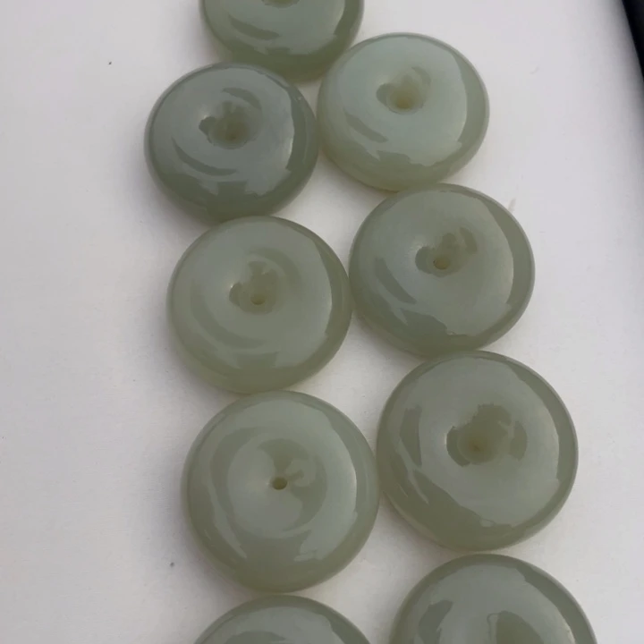 和田玉未镶嵌颈饰多样性发货，发其一