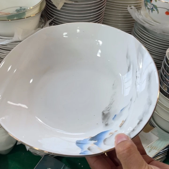 瓷片博大十寸汤碗一个微瑕