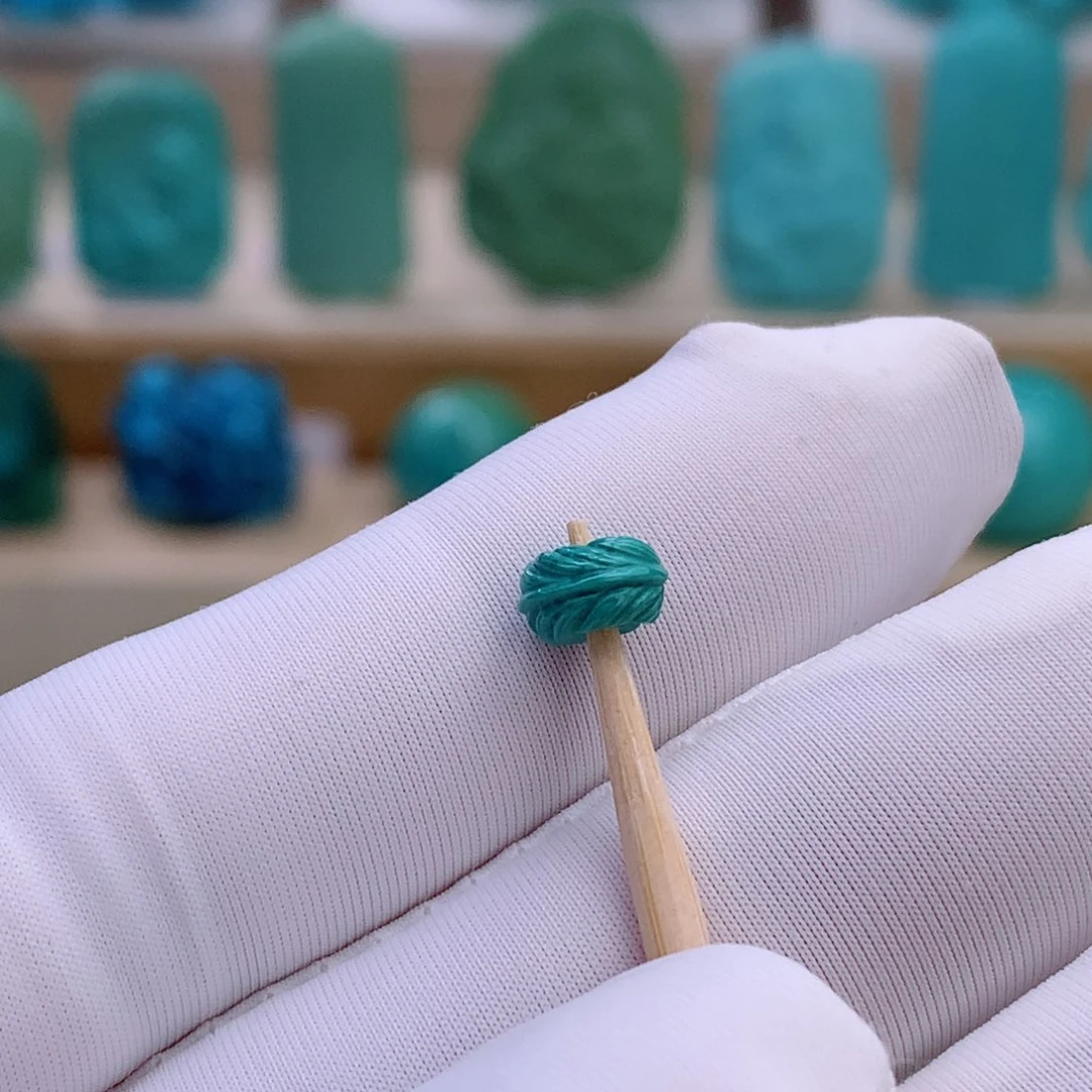 绿松石未镶嵌挂件