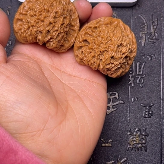 文玩核桃吊坠南将