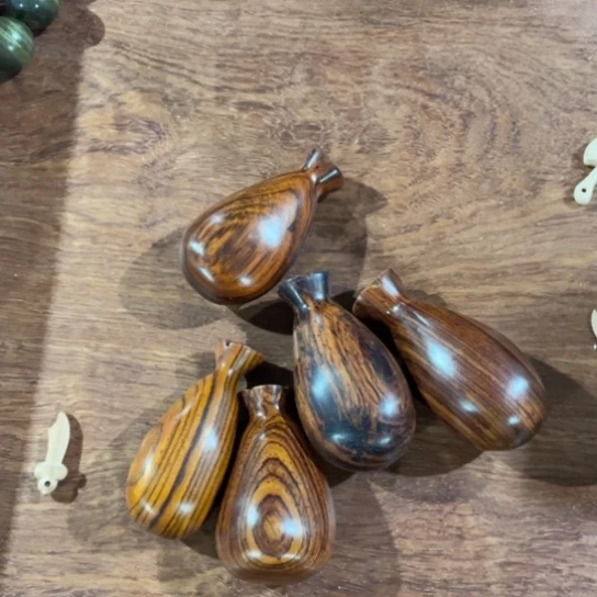 大叶紫檀（黑酸枝木类）