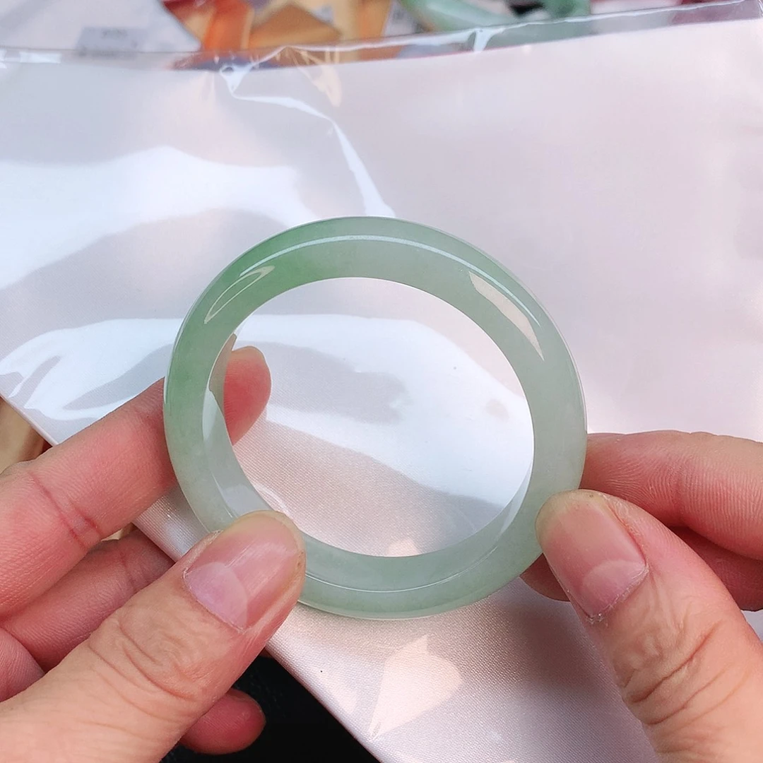 翡翠手镯未镶嵌依*吖008,????