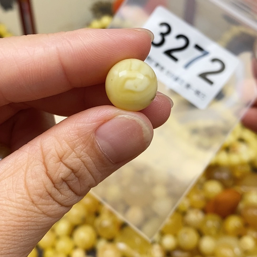 琥珀未镶嵌珠宝奇石13