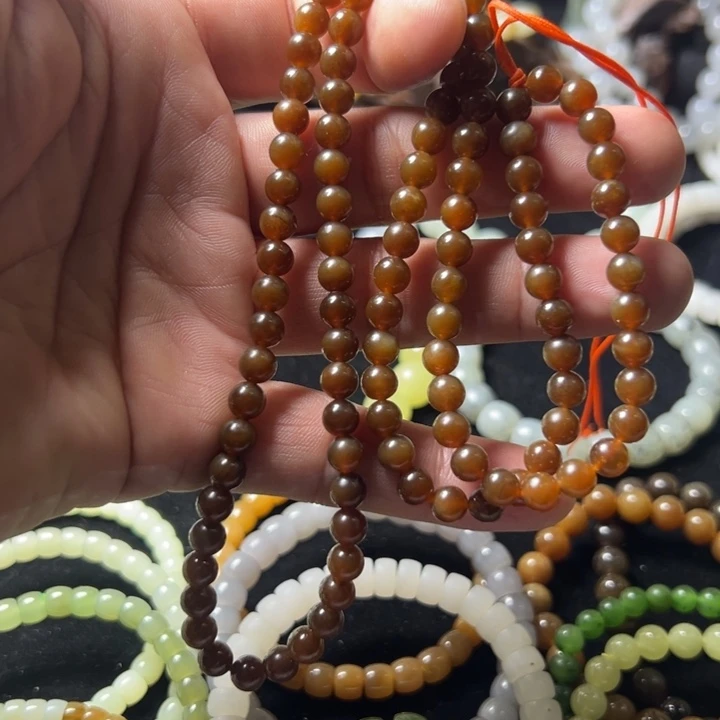 和田玉未镶嵌手串