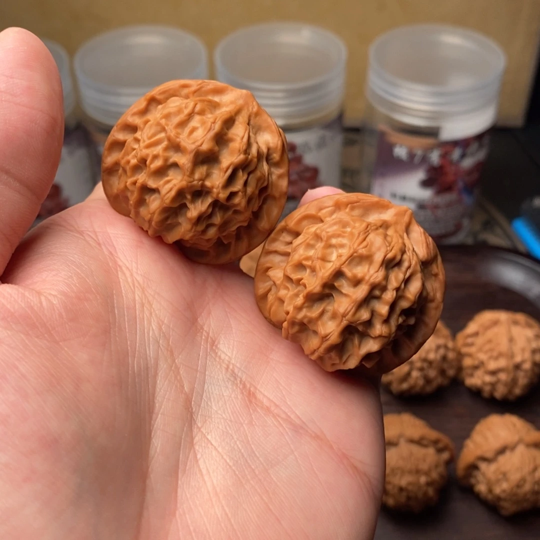 文玩核桃吊坠抱****盆龙鳞38.5