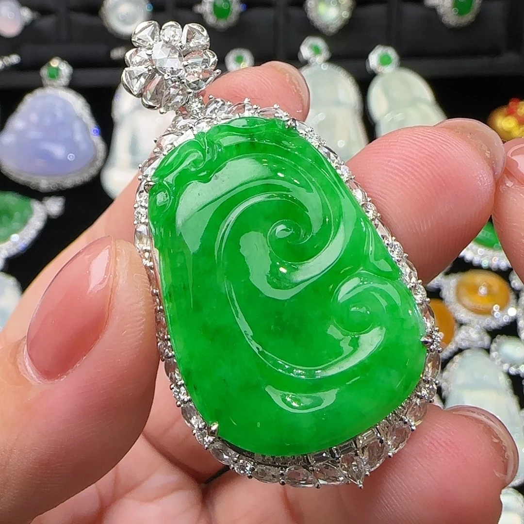 翡翠18K金镶嵌颈饰天然翡翠