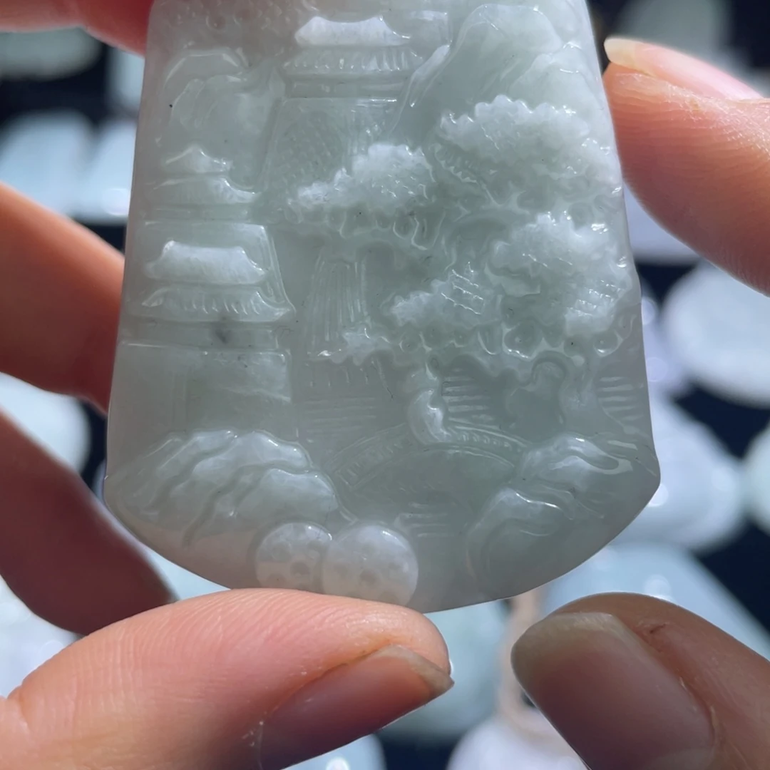 翡翠未镶嵌颈饰山水牌