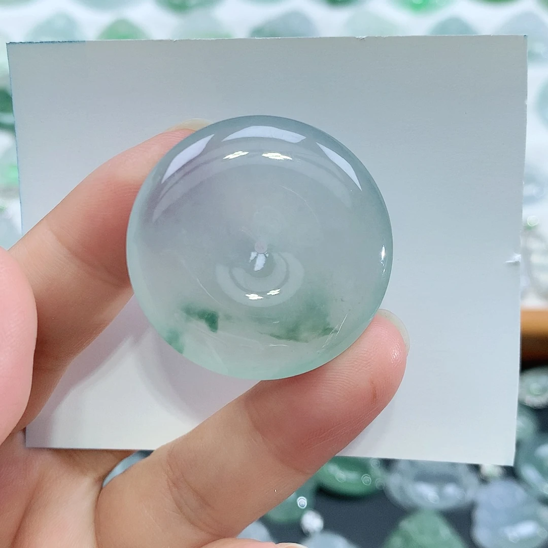 翡翠未镶嵌颈饰平安扣