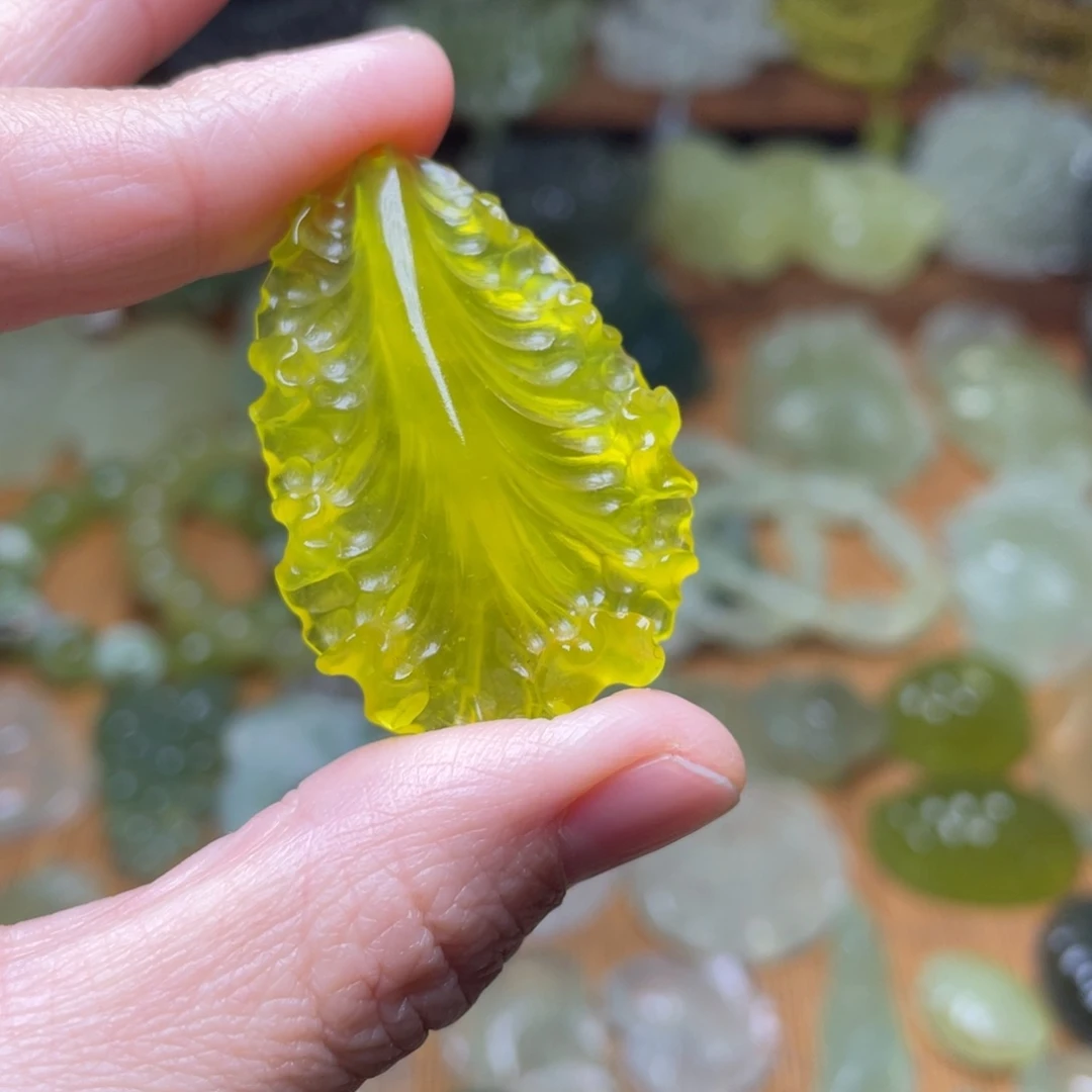 曌***福蛇纹石玉未镶嵌包挂