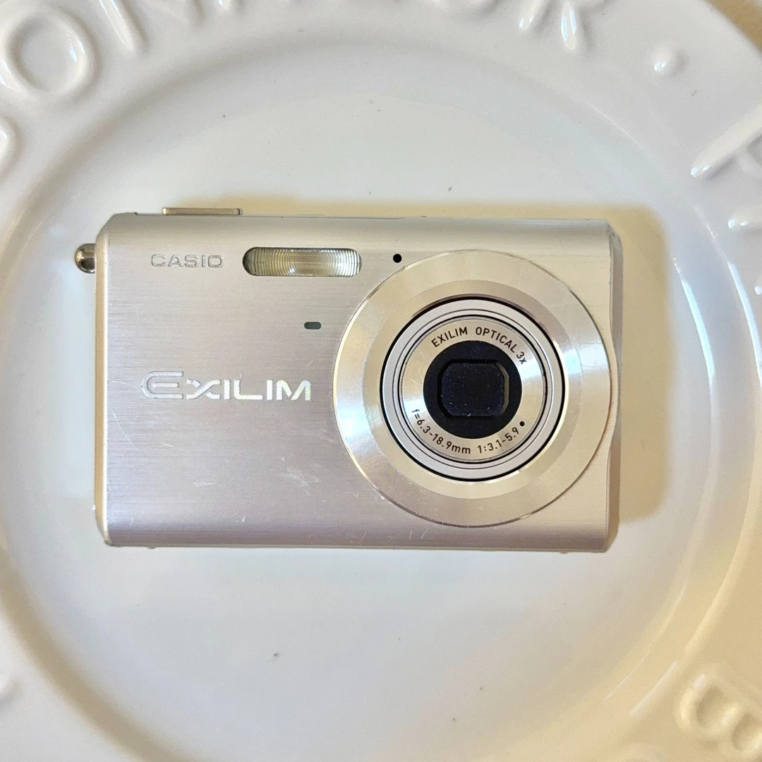 9新 Casio/卡西欧 Z60 银色 600w像素3倍光变 氛围感奶油肌ccd