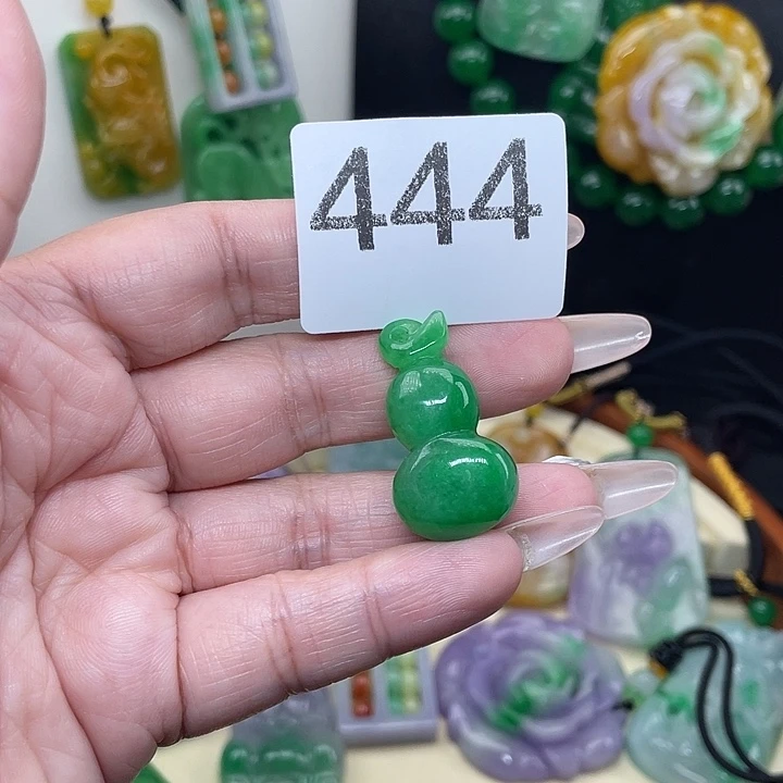 吊坠(赠链)未镶嵌翡翠
