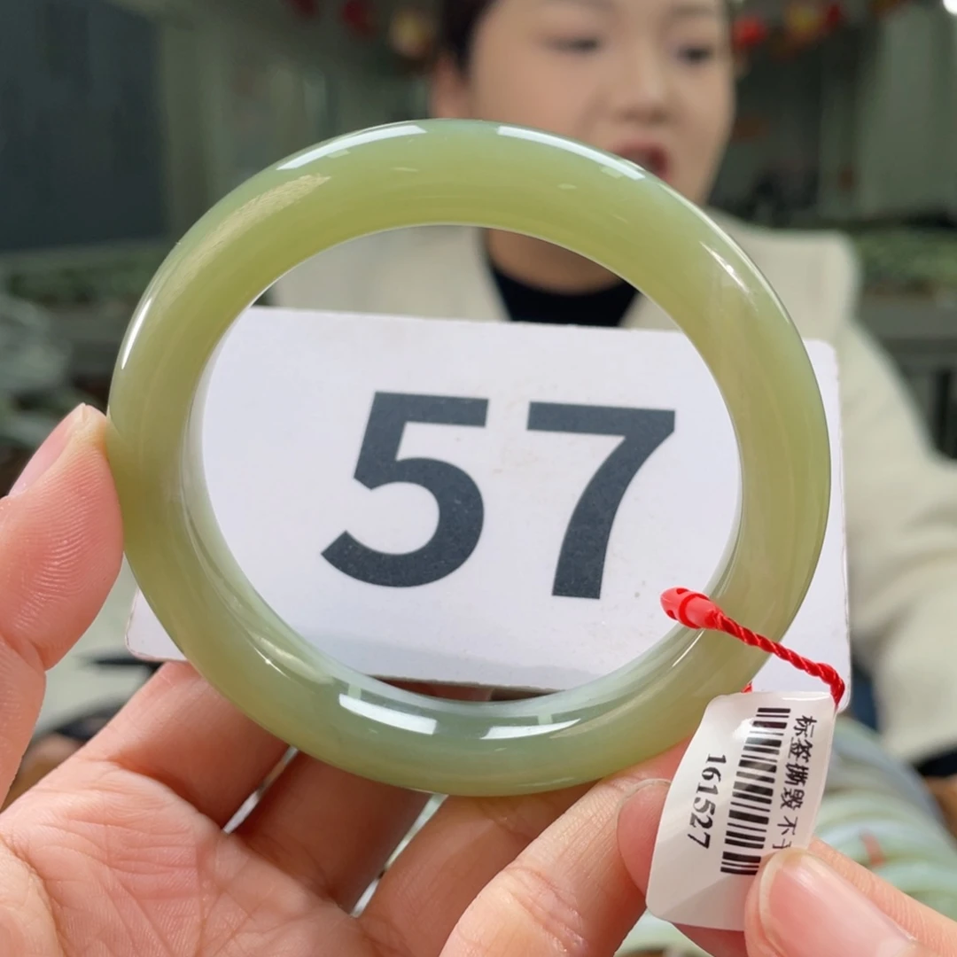 未镶嵌手镯和田玉微瑕