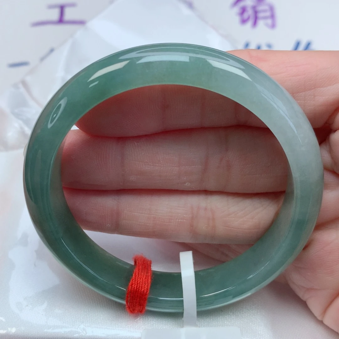 翡翠手镯未镶嵌54.9圈 油青底半山水