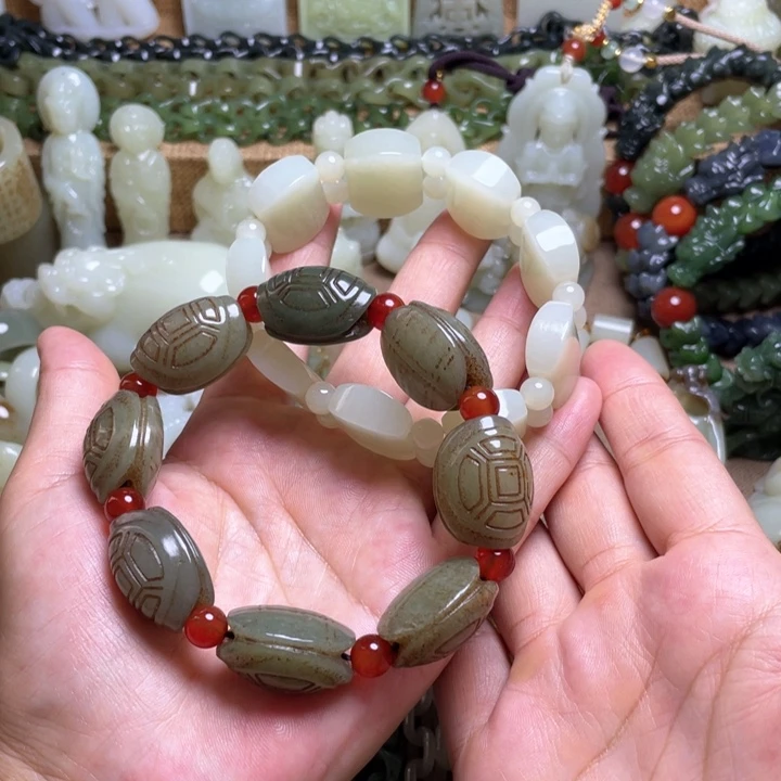 和田玉未镶嵌颈饰听***牛