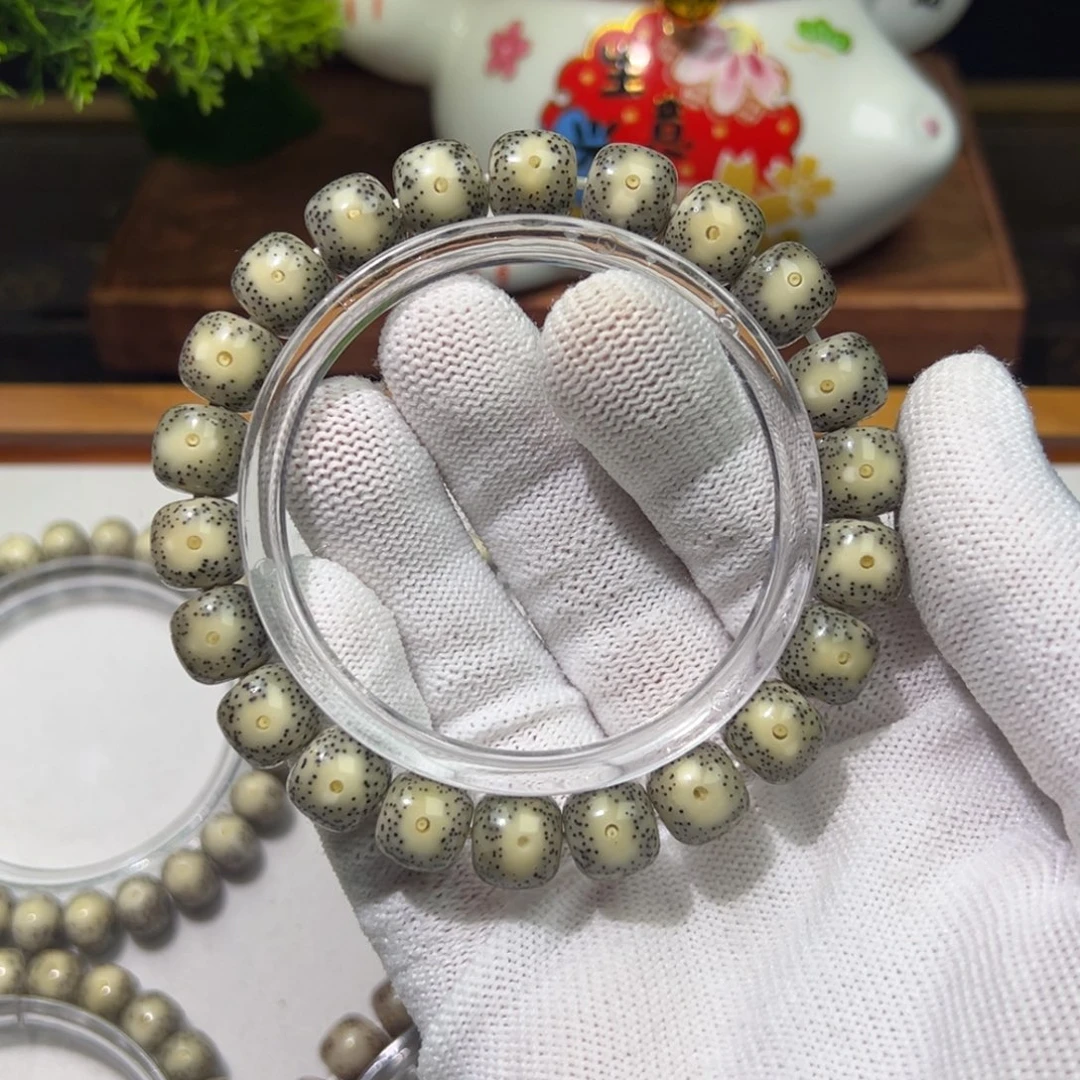 L***、吊坠星月菩提卡11黄金瞳