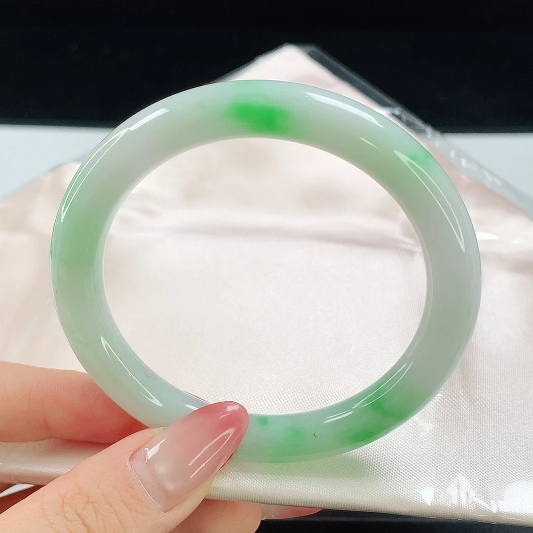 翡翠手镯未镶嵌237翡翠