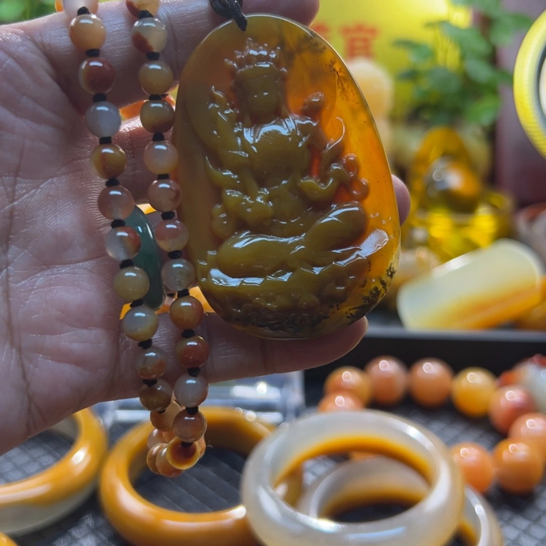 石英质玉未镶嵌颈饰