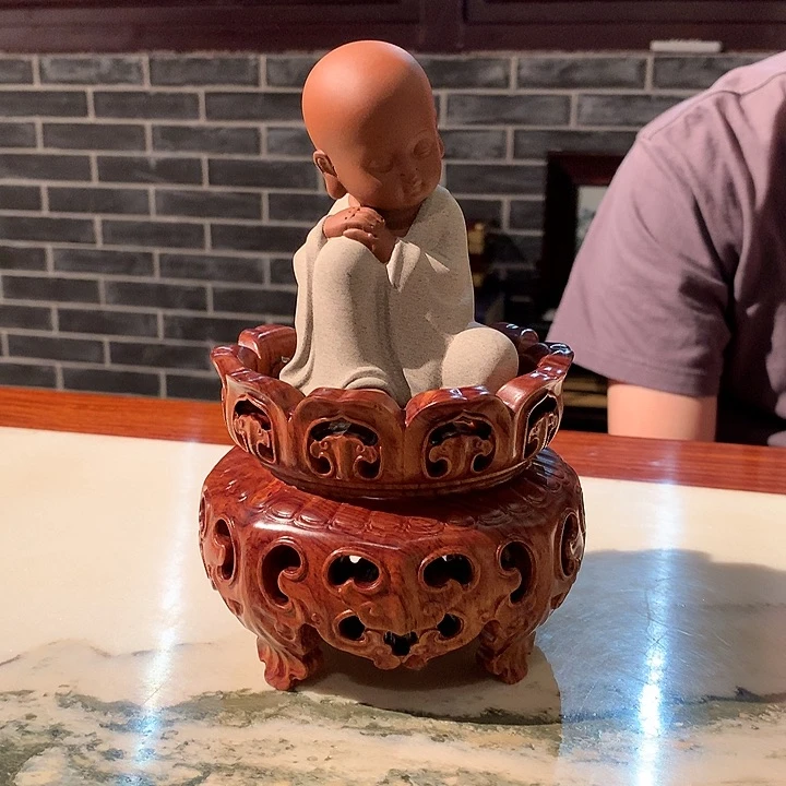 绿*莲花座字一个