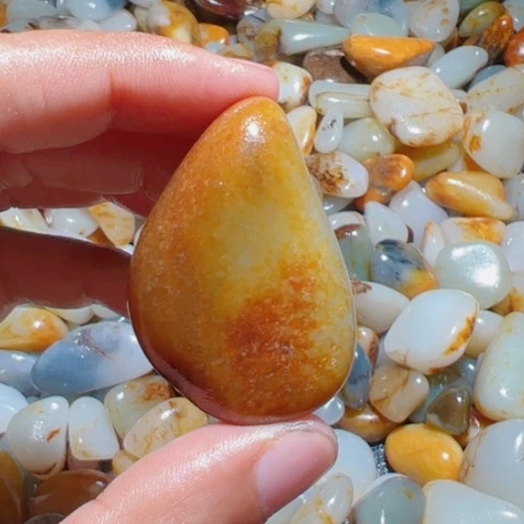 和田玉未镶嵌珠宝奇石35克