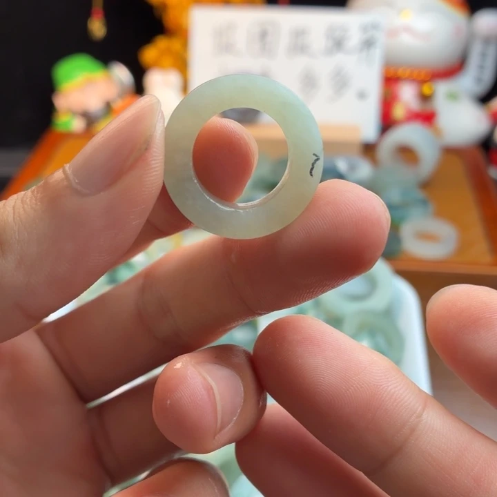 小***子定制翡翠未镶嵌戒圈