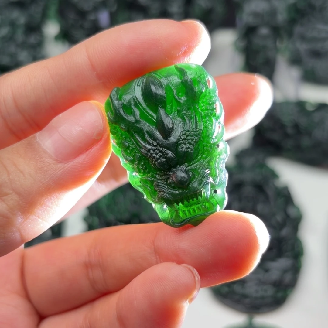 定制翡翠未镶嵌龙头