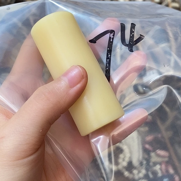 M***吴石英石非金属鹿骨鹿骨