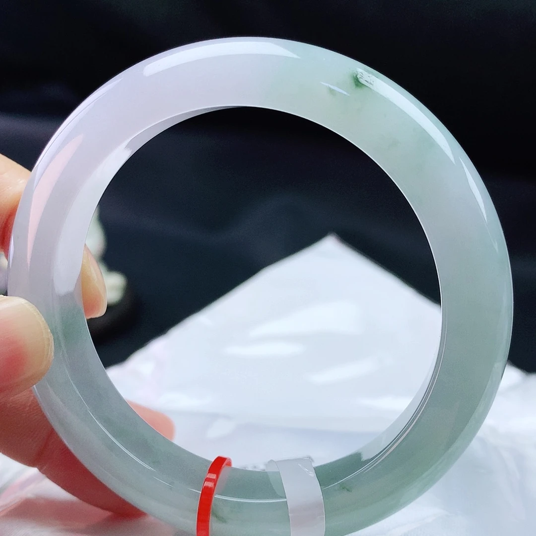 翡翠手镯未镶嵌57圈