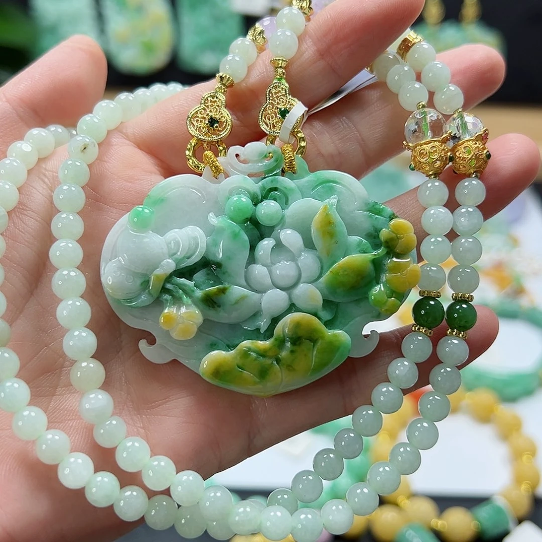 颈饰未镶嵌翡翠吊坠