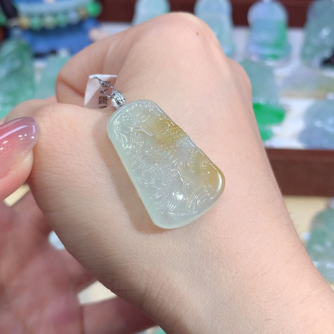 吊坠(不含链)18K金镶嵌翡翠山水牌
